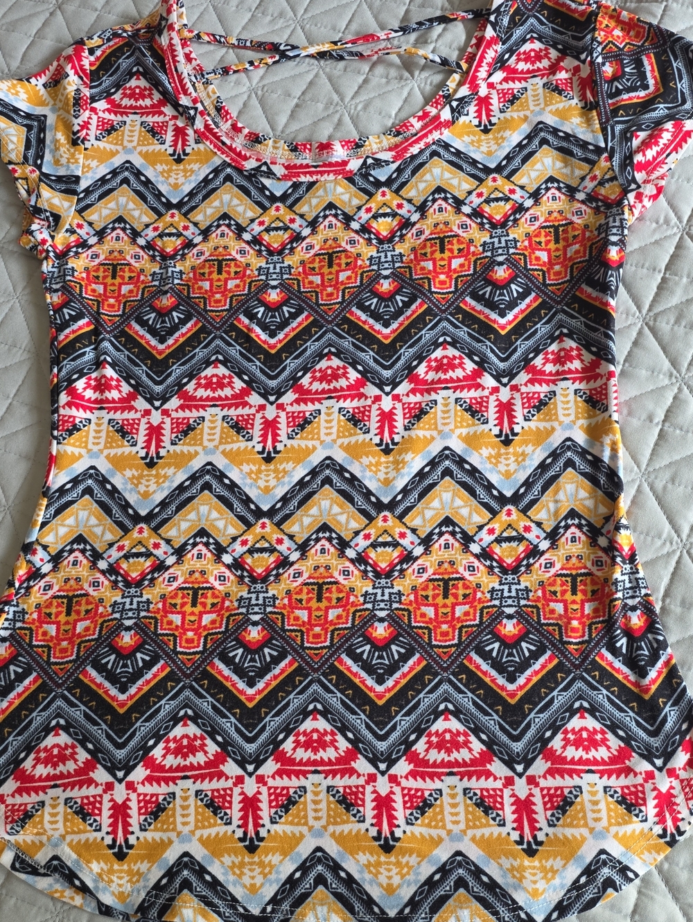Geometric Print Short Sleeve Tee in Red, Yellow & Black